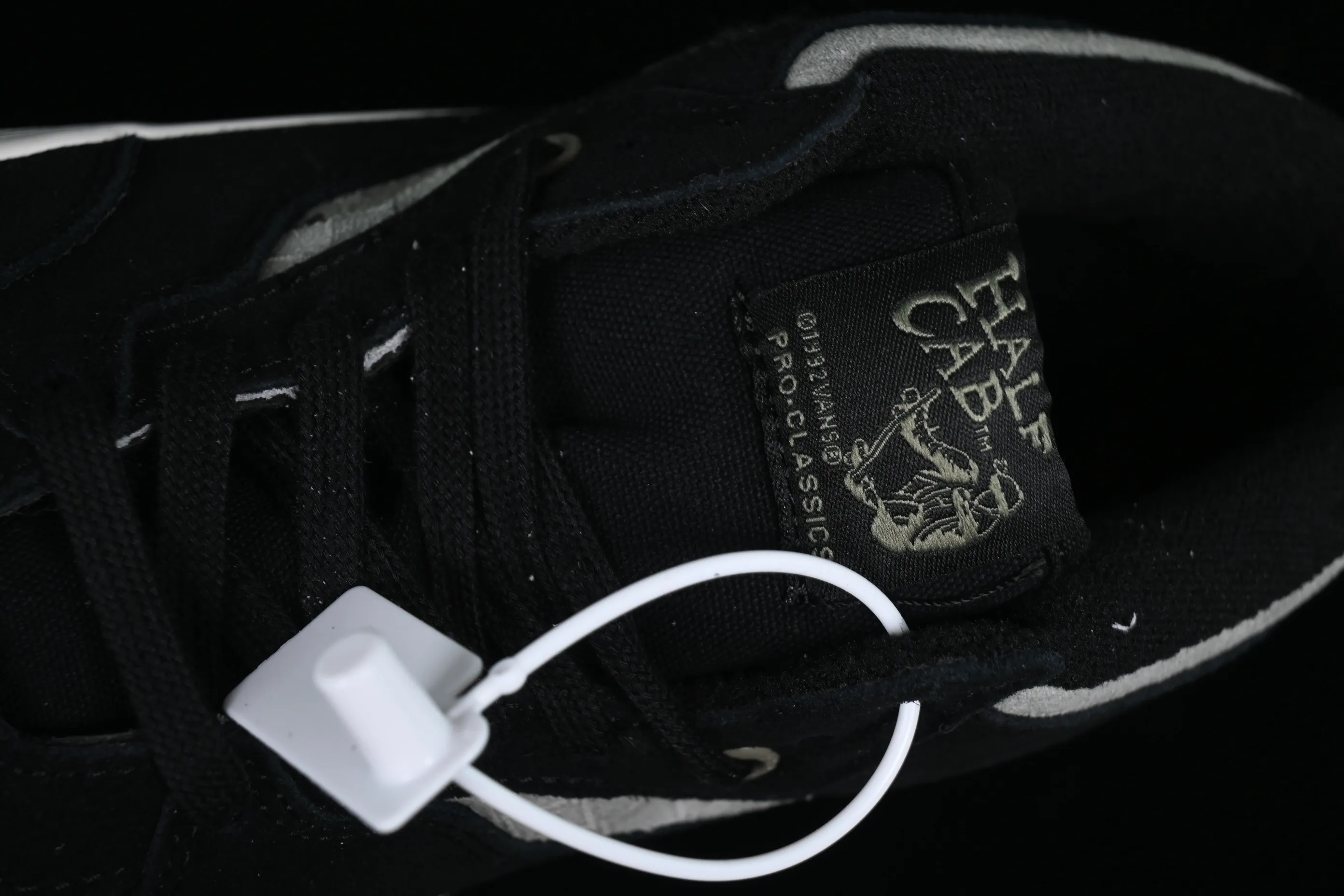 All Categories Vans Vans Series Vans Mid Vans China Vans Half Cab Pro Links Black Gray Vans Official Retro Casual Simple Versatile Skateboard Shoes VN0A38CP2LA